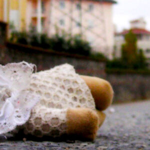 Broken_Toy___Kirik_Bebek_by_qxl